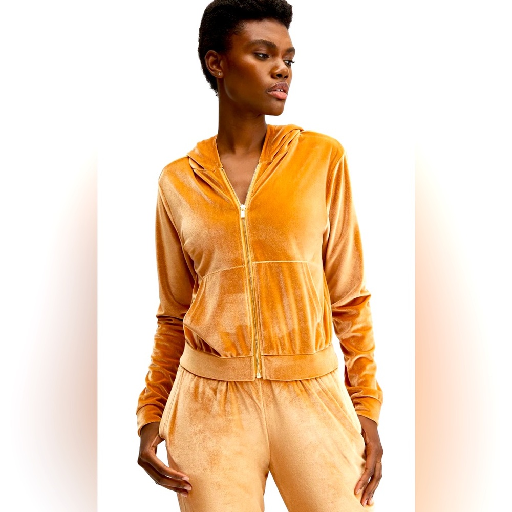 Fabletics Donna Velour Hoodie and Luxe Joggers, small